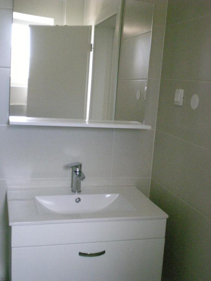Vila Dubravka - Schoen Und Komfortabel Inmitten Von Olivenbaeumen Und Weinbergen Mit Whirlpool Valtura Ngoại thất bức ảnh