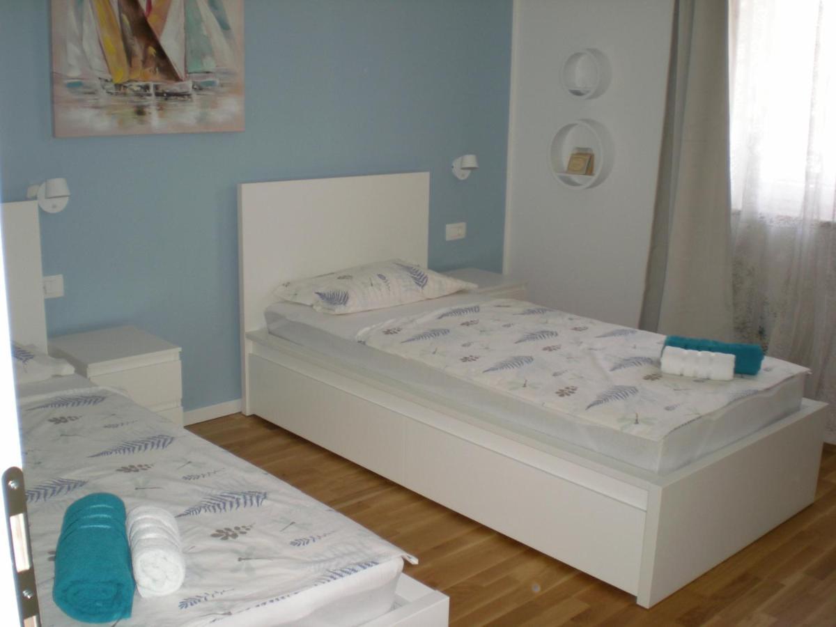 Vila Dubravka - Schoen Und Komfortabel Inmitten Von Olivenbaeumen Und Weinbergen Mit Whirlpool Valtura Ngoại thất bức ảnh