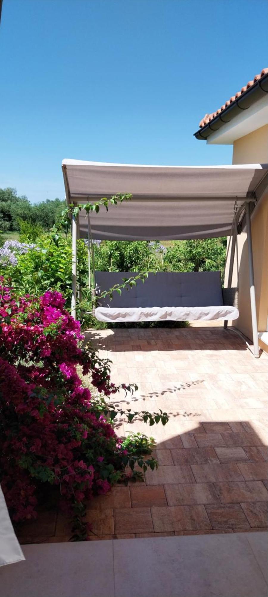 Vila Dubravka - Schoen Und Komfortabel Inmitten Von Olivenbaeumen Und Weinbergen Mit Whirlpool Valtura Ngoại thất bức ảnh